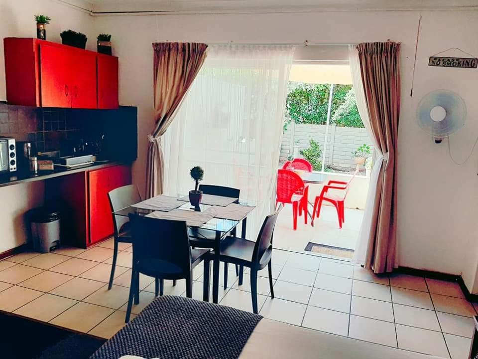Aandrus Guesthouse Bloemfontein Zewnętrze zdjęcie