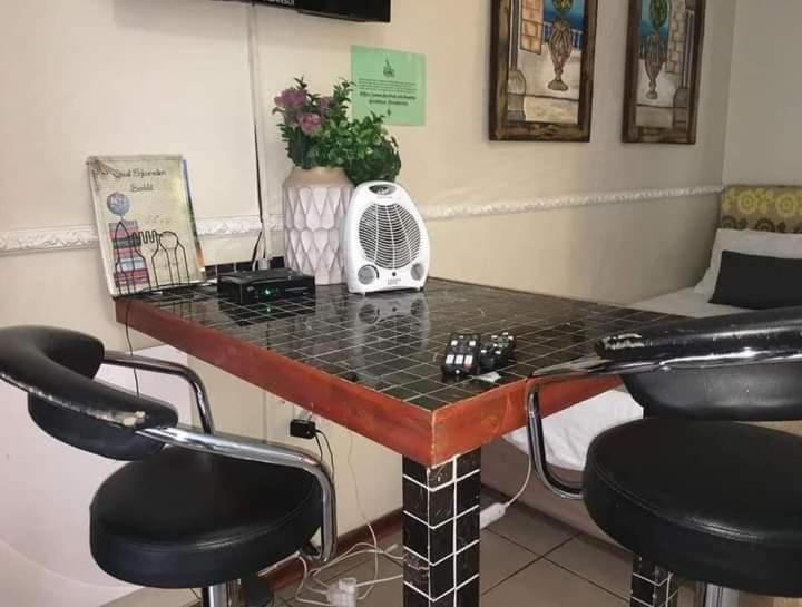 Aandrus Guesthouse Bloemfontein Zewnętrze zdjęcie