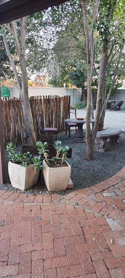 Aandrus Guesthouse Bloemfontein Zewnętrze zdjęcie