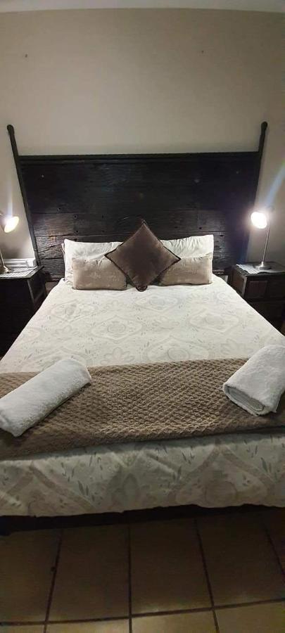 Aandrus Guesthouse Bloemfontein Zewnętrze zdjęcie