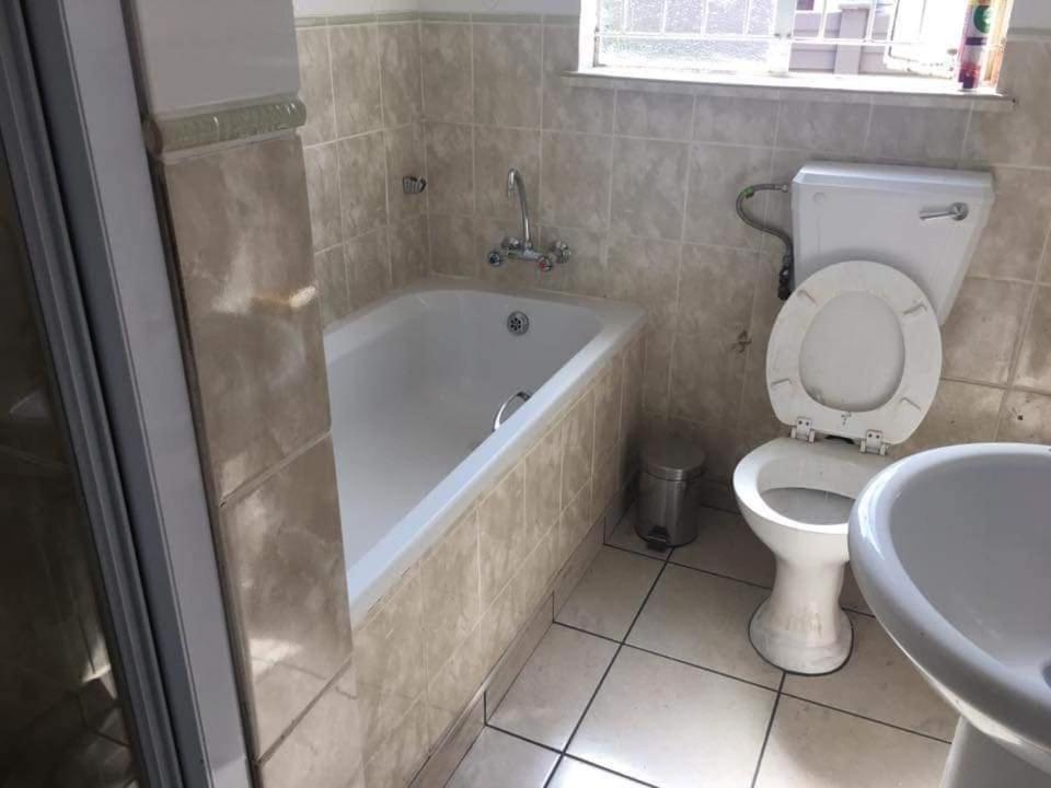 Aandrus Guesthouse Bloemfontein Zewnętrze zdjęcie