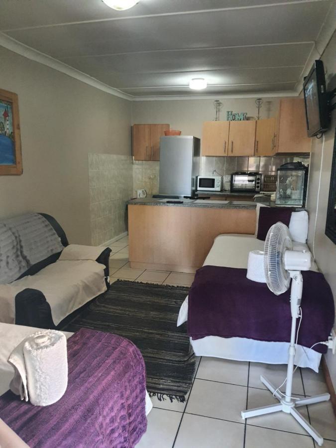 Aandrus Guesthouse Bloemfontein Zewnętrze zdjęcie