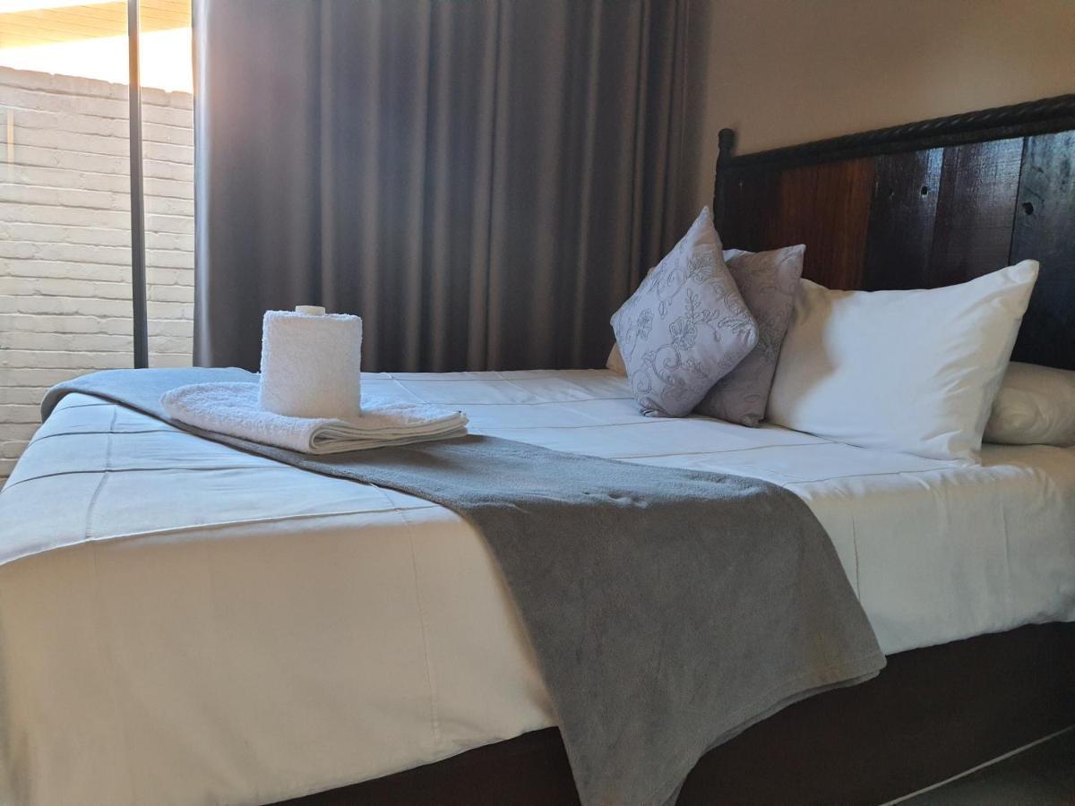 Aandrus Guesthouse Bloemfontein Zewnętrze zdjęcie