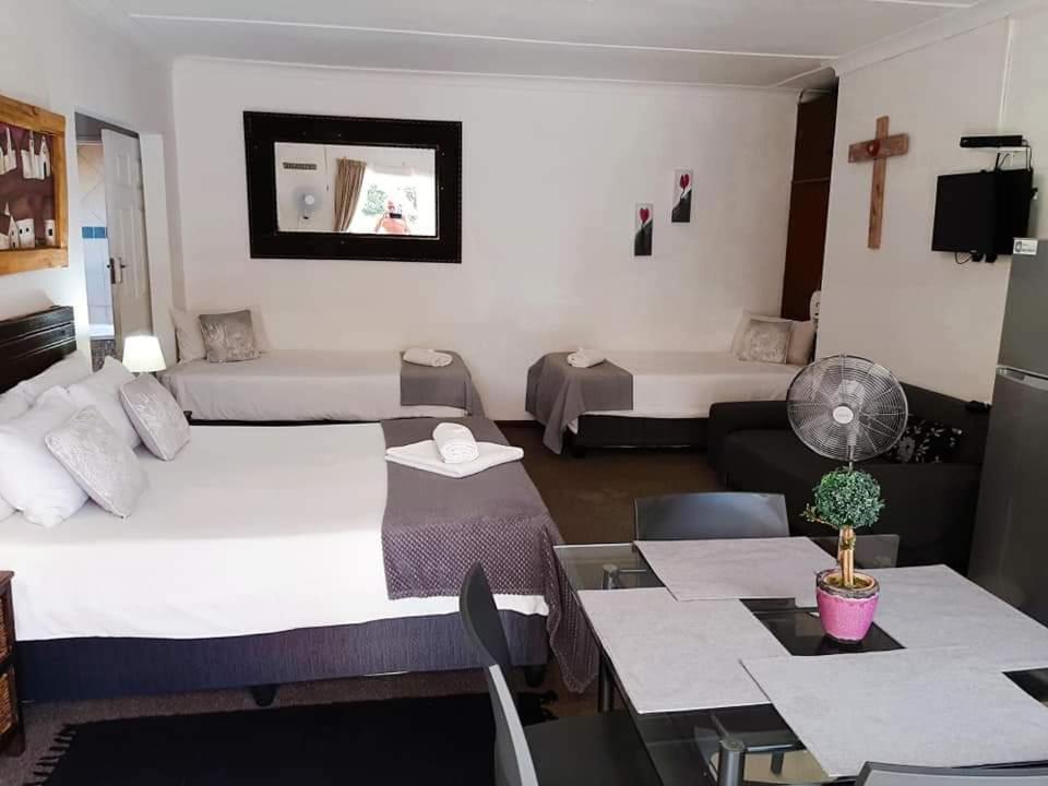Aandrus Guesthouse Bloemfontein Zewnętrze zdjęcie