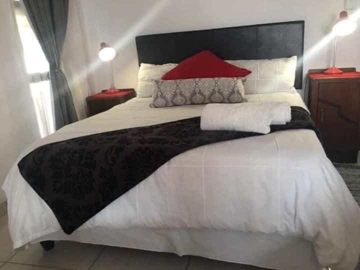 Aandrus Guesthouse Bloemfontein Zewnętrze zdjęcie