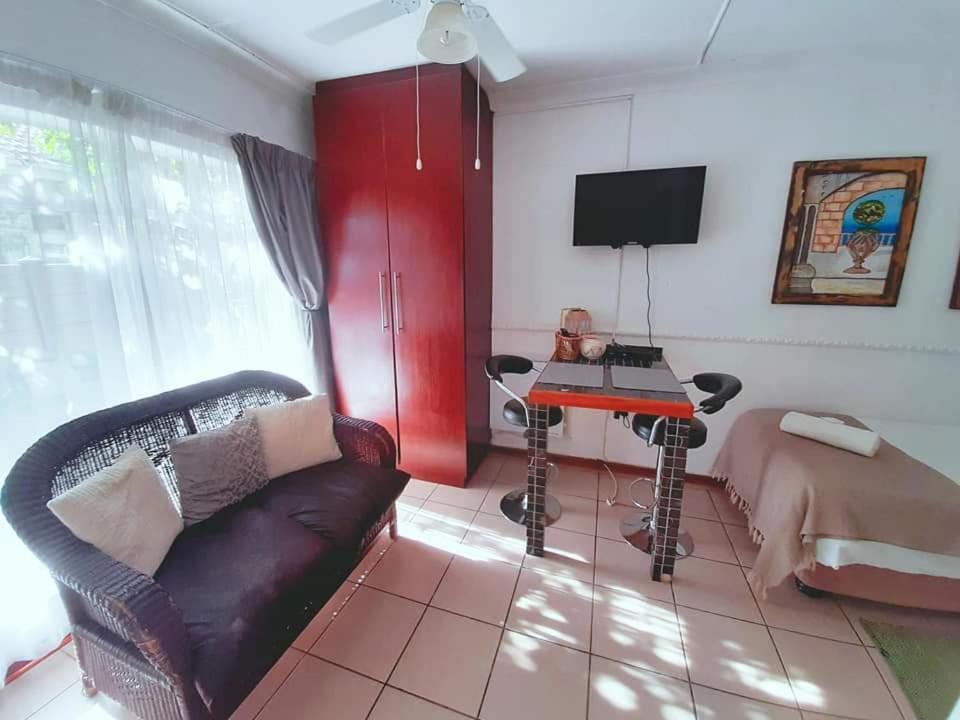 Aandrus Guesthouse Bloemfontein Zewnętrze zdjęcie