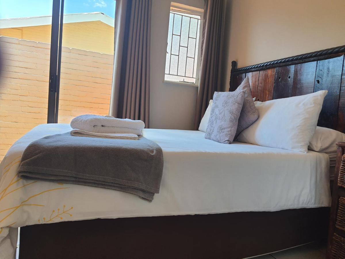 Aandrus Guesthouse Bloemfontein Zewnętrze zdjęcie