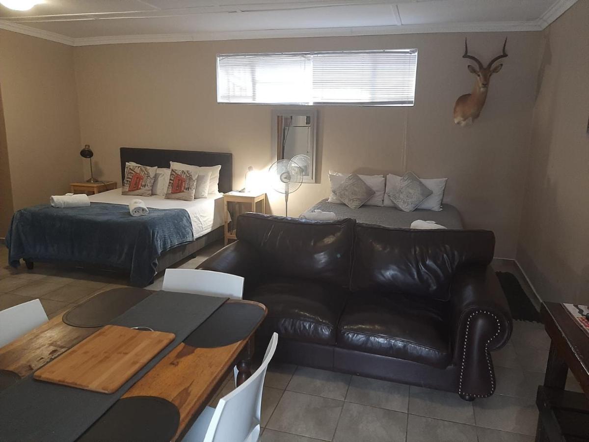Aandrus Guesthouse Bloemfontein Zewnętrze zdjęcie