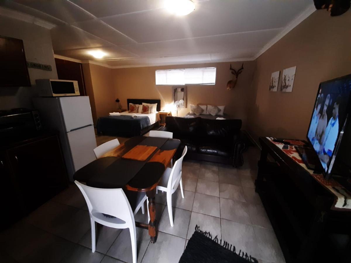 Aandrus Guesthouse Bloemfontein Zewnętrze zdjęcie