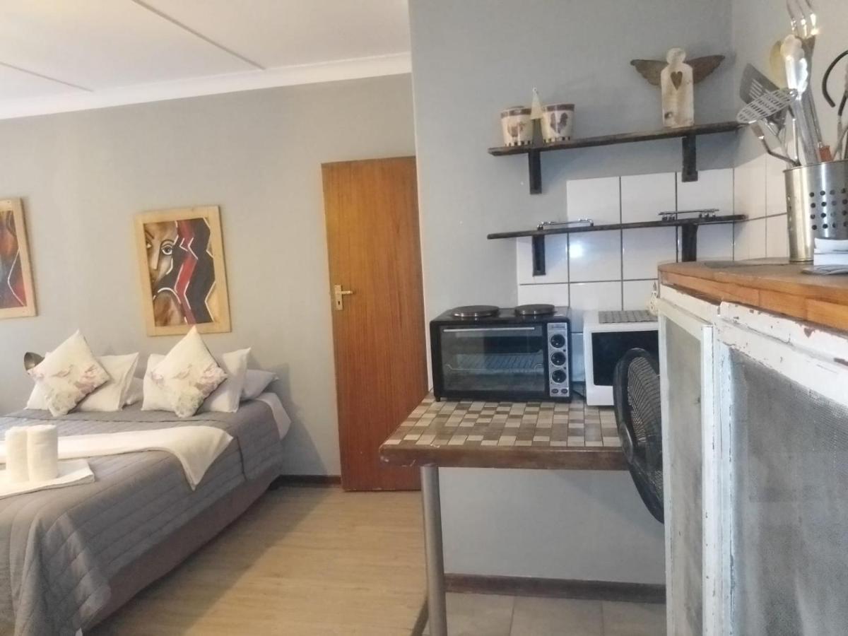Aandrus Guesthouse Bloemfontein Zewnętrze zdjęcie