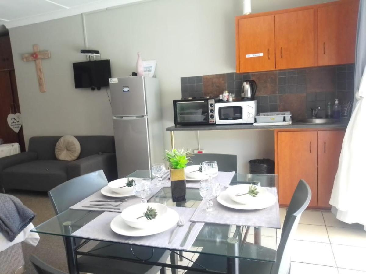 Aandrus Guesthouse Bloemfontein Zewnętrze zdjęcie